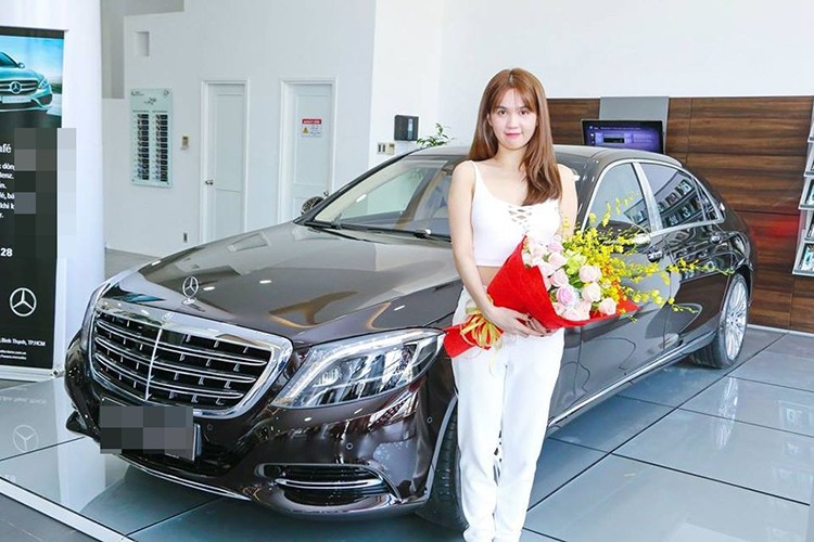 Ngoc Trinh cho me mua sam bang Mercedes-Maybach S500 11 ty-Hinh-7